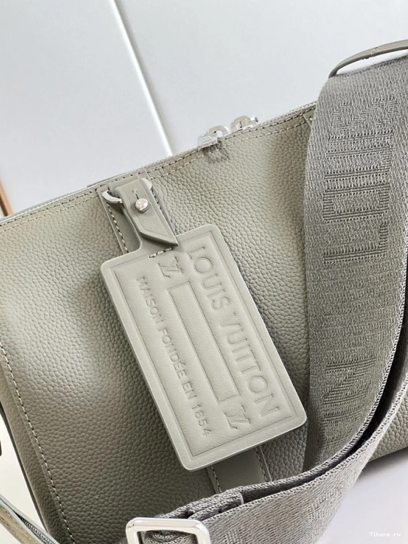 Affordable VUITTON LOUIS CITY KEEPALL 0805